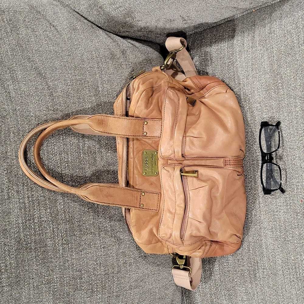 Soft salmon vintage leather Fossil bag